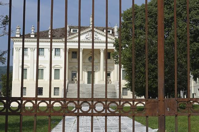 Government Is King Midas in Reverse