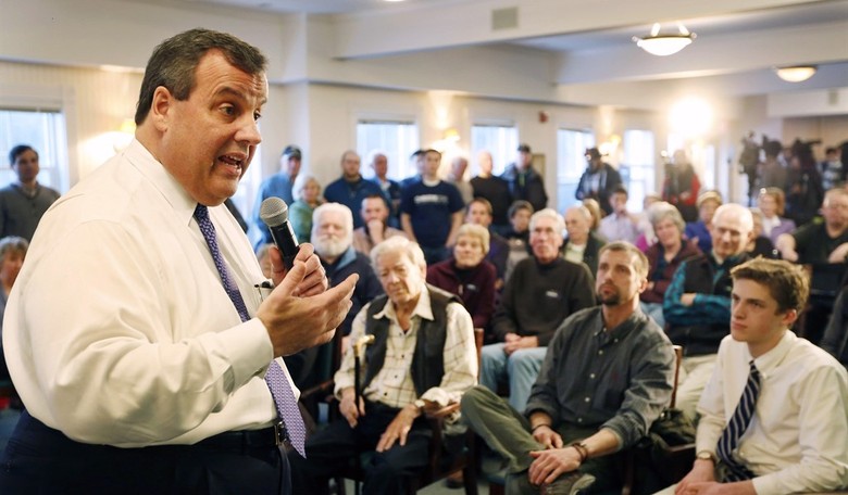 Christie Doubles Down on 'Boy in the Bubble' Comment, Hammers Rubio on Youth, Inexperience