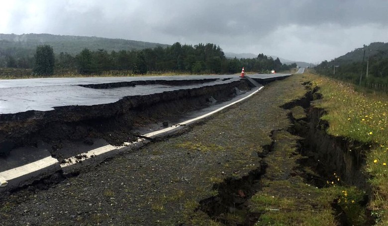 7.6-Magnitude Earthquake Rocks Chilean Coast