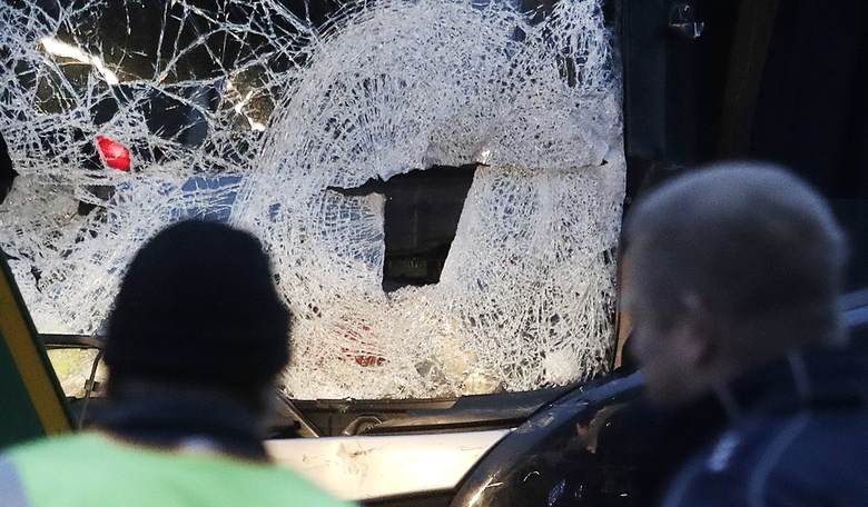 California Chaos: Mob Uses Kia to Smash Through Bakery Door, Steals Everything, Destroys the Place