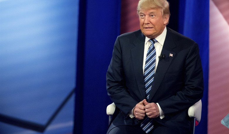 Donald Trump: We Should Boycott Apple (Sent From His iPhone) 
