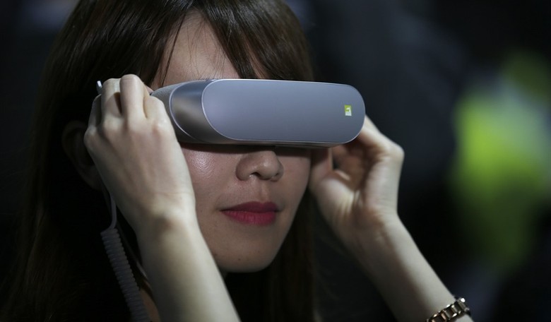 Will New 6G AI Glasses Make Us All Into 'Walking Cameras'?