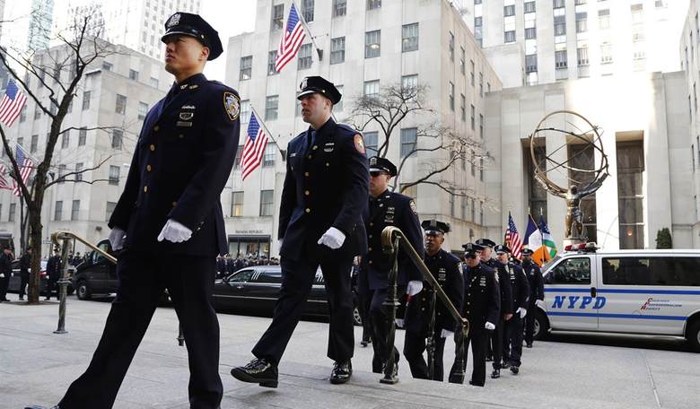 ICYMI: A Police Officer Had The Cops Called On Him For Arriving (Armed) To His College Class In Uniform 