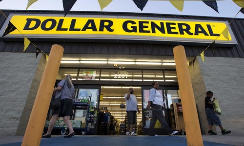 Armed Citizens Hold Florida Woman for Police After Knife Threats at Dollar General Store