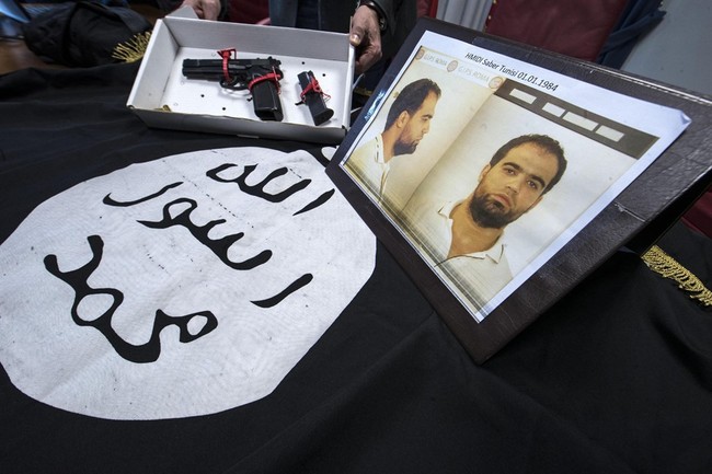 FBI Foils 17-Year-Old's Alleged ISIS-Inspired Assassination Plot Against Texas Lawmaker
