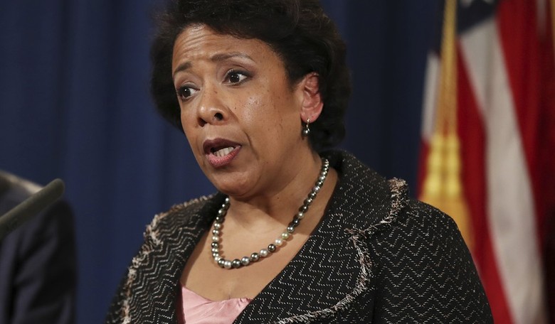 Feinstein Calls for Investigation Into Whether Loretta Lynch Provided Cover for Hillary Clinton