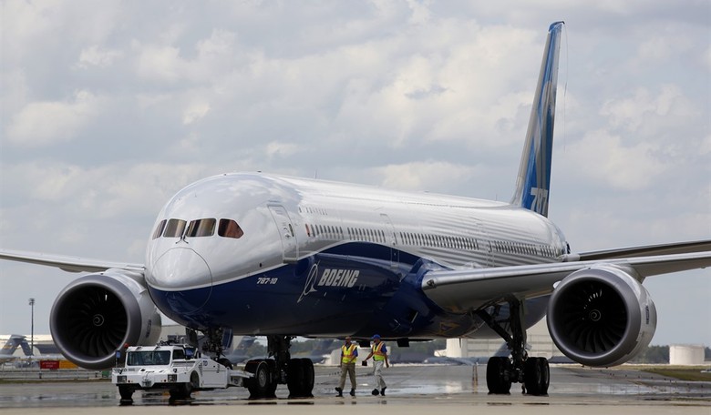 Boeing Whistleblower Claims 787 Could Fall Apart and 'Drop to the Ground,' Wouldn't Put His Family on One