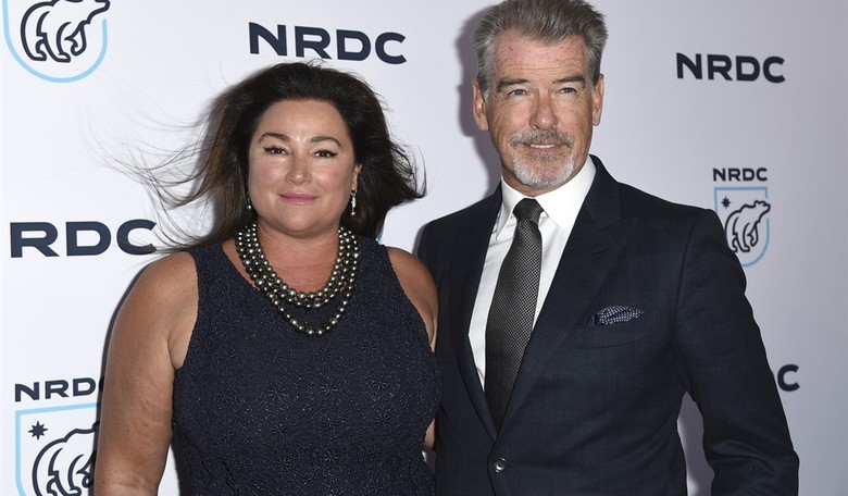 Random Twit Insults Pierce Brosnan's Wife For Her Weight, Ticks Everyone Off