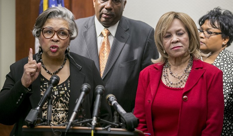 Texas Democrat Compares Abbott's Threat of Arrest to Slavery