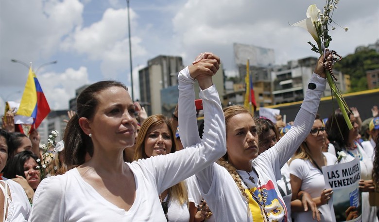 To the Horror of the Left, Nobel Prize Winner Machado Dedicates Her Award to Trump