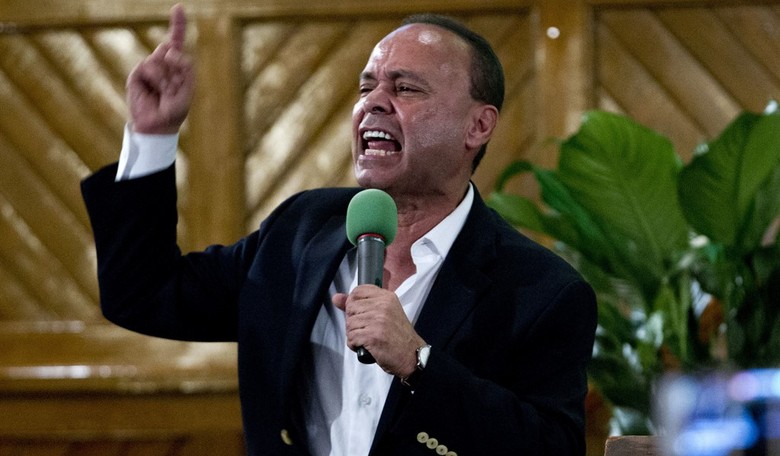 The Moment Dem Rep Luis Gutierrez Stormed Out of Trump's Speech