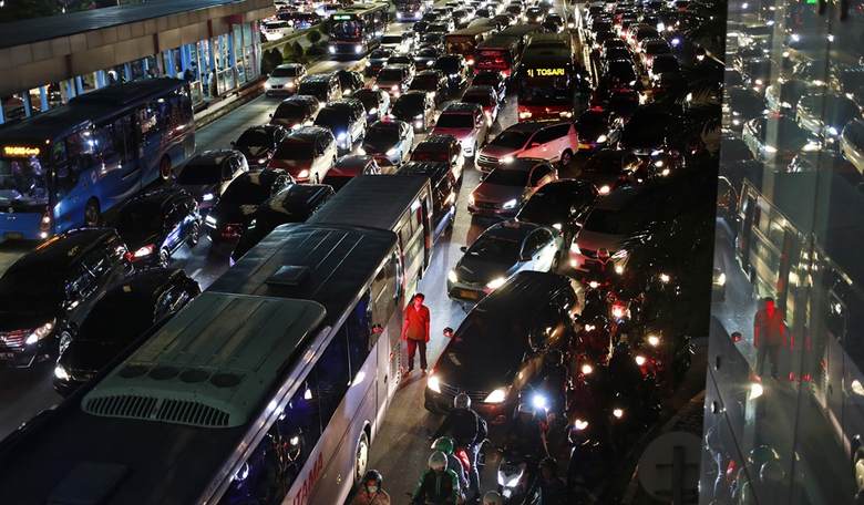 Reports of Suicide Bombing in Indonesian Capital