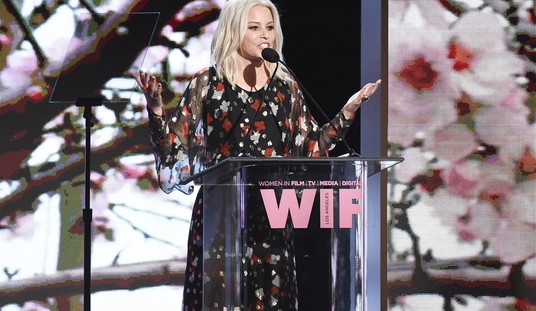 Let Me Help Elizabeth Banks Wrap Her Head Around Why Women Like Me Voted for Trump