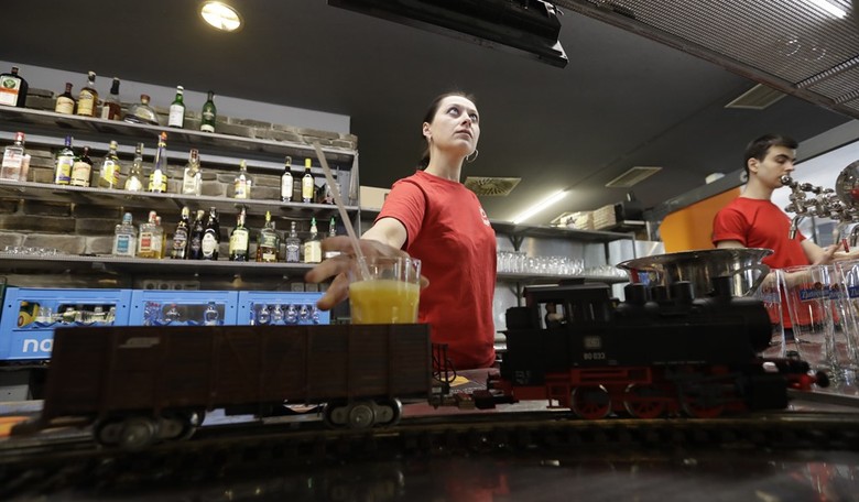 Why Residents In Seattle Are Refusing to Tip 
