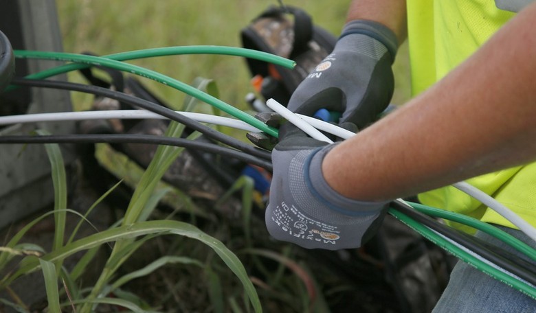 LADWP Has Idea to Stop Rampant Copper Wire Theft in Bass' Lawless LA: Let Us Pack Heat