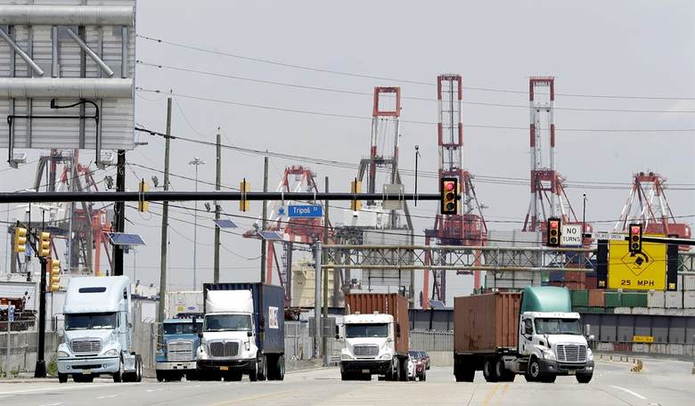Trucking Industry Blasts the Biden Administration's New Rule for Heavy-Duty Vehicles 