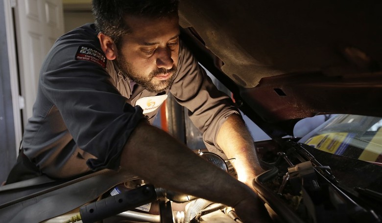 Feel-Good Friday: Ministry Helps High Schoolers Rebuild Car, Bring 'Tears of Joy' for Single Mom