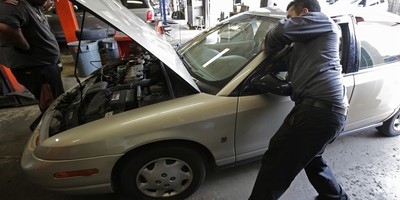 Feel-Good Friday: Man at Auto Shop Overhears a Couple's Conversation, Decides to Pay It Forward