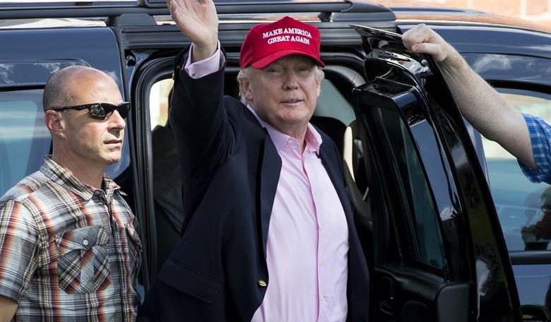 Trump Says Sun Rises in East; Dems See Collusion with Putin