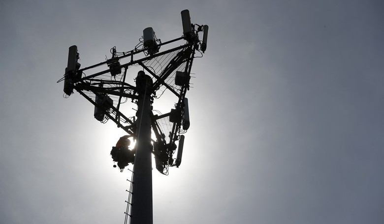 After Massive Nationwide Service Outage, Guess How AT&T Is Going to Help Customers