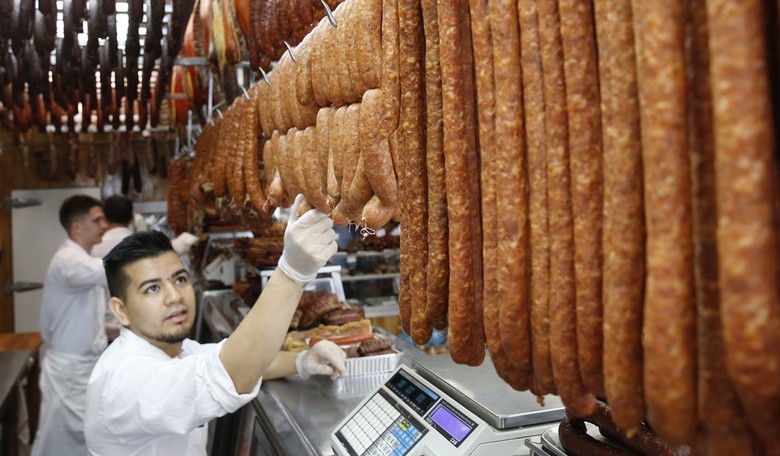 Minnesota Twins Give Credit for 8-Game Winning Streak to... a Lucky Sausage?