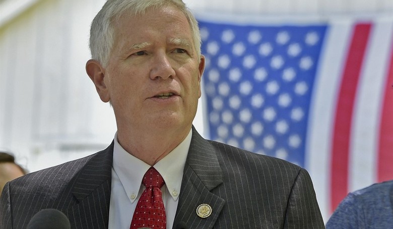 Mo Brooks Shreds Reporter Asking If Holding CCP Accountable for COVID Puts Asian Americans in Danger