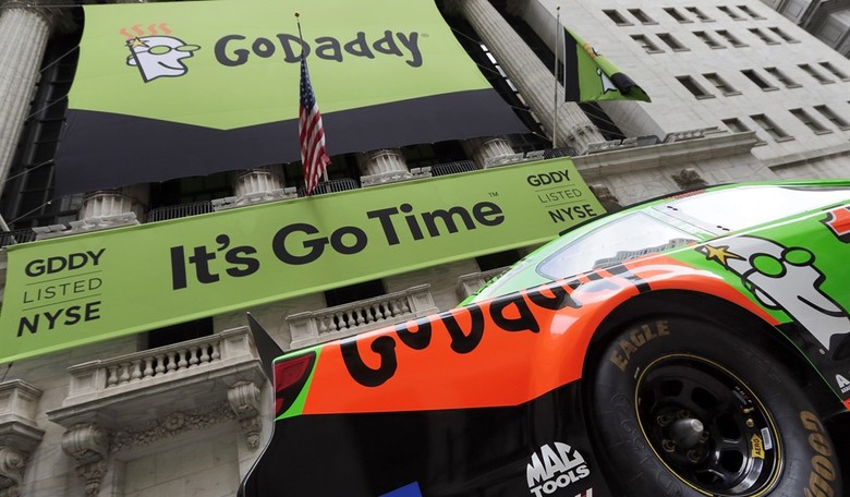 GoDaddy Drops Texas-Based Website for Abortion Tipsters