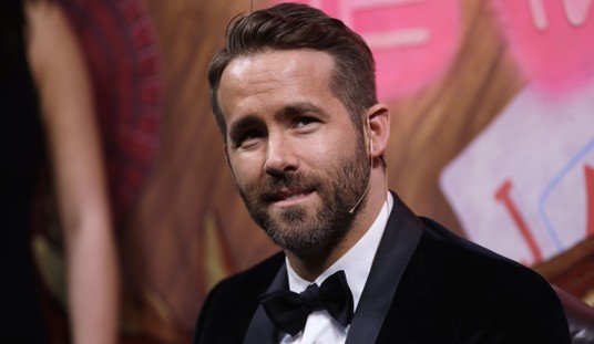 Ryan Reynolds Just Slandered the '80s — People Have Opinions