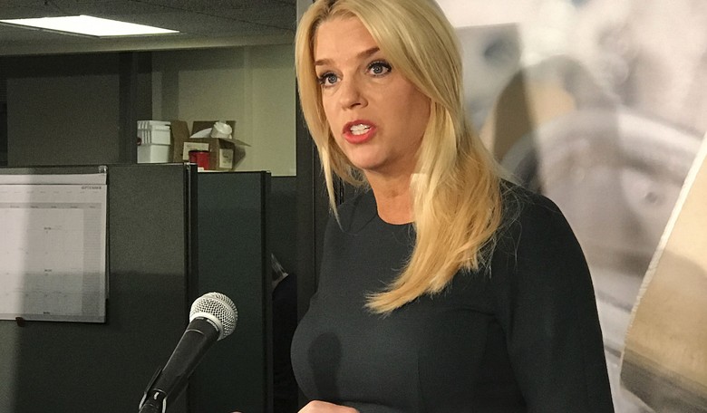 Florida AG Calls Out 7-Eleven After It's Caught Price Gouging 