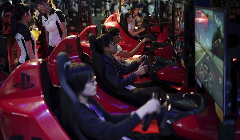 Chuck E. Cheese to Venture into Adults-Only Gaming Entertainment with 'Chuck's Arcade'