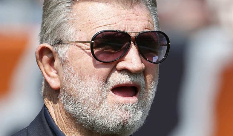 Former Chicago Bears Coach Has a Message for Kneeling Athletes