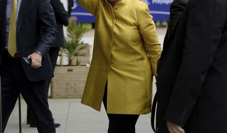 Exposing Hillary's Russia Connection