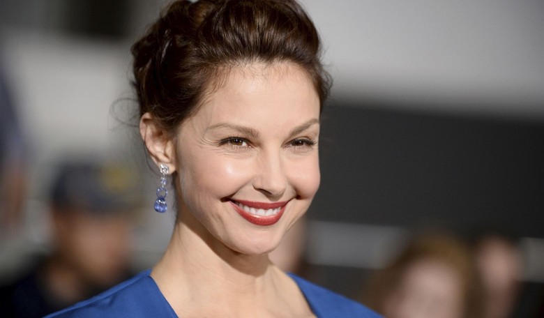 The Piece of Information That Ashley Judd Is Very 'Uncomfortable' Sharing About Her Mother's Suicide