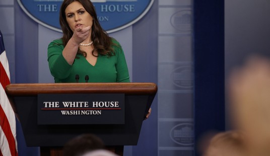 Sarah Huckabee Sanders Ends 'Piegate'; Gives April Ryan a Homemade Pie