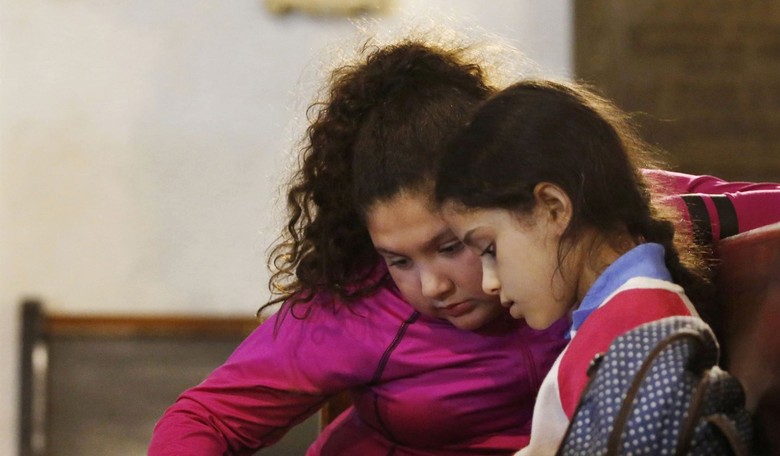 Judge Blocks Flights to Reunite Guatemalan Children With Parents—Even As They Were Boarding the Planes