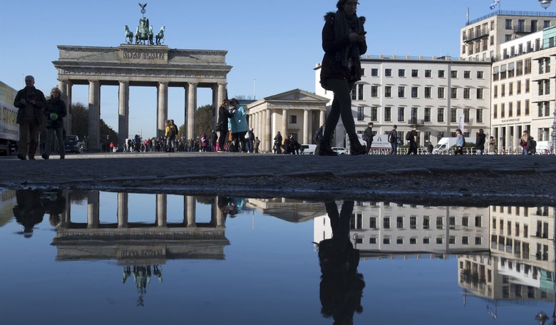 Thousands of Mask-less Demonstrators in Berlin Protest COVID-19 Restrictions 