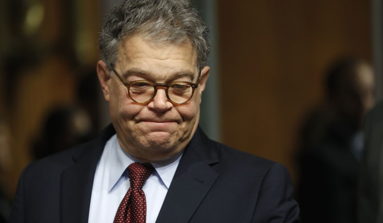 Sen. Al Franken Issues Longer Apology; Says He'll Cooperate in Ethics Probe