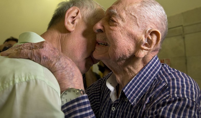 ‘Hug a Holocaust Survivor’ Provides Real Comfort Virtually 
