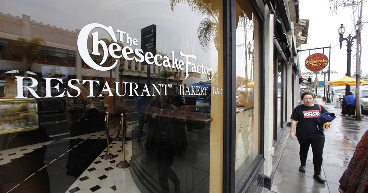 Obama Still Thinks You’re Stupid: the Cheesecake Factory Joke That Exposed His Contempt for Normies Obama Still Thinks You’re Stupid: the Cheesecake Factory Joke That Exposed His Contempt for Normies