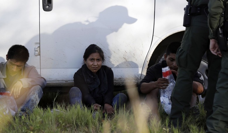 Suspected Human Smuggler and Migrants Killed in Car Crash Near Southern Border