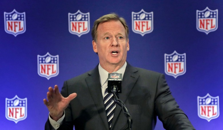 President Trump Praises NFL Owners For New National Anthem Policy 