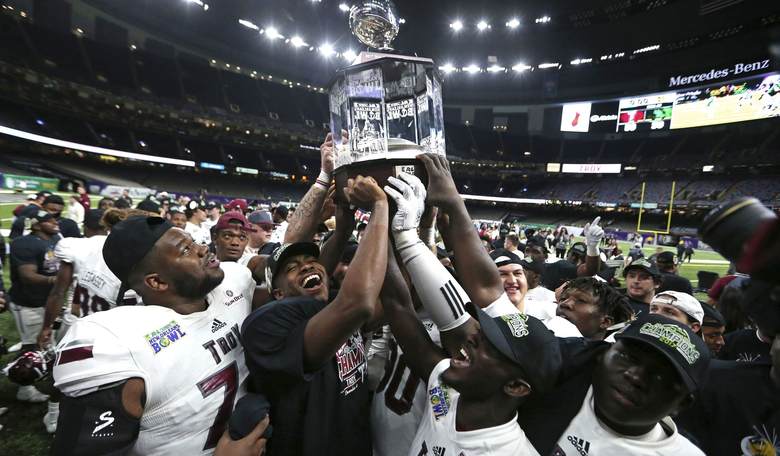 The Complete College Bowl Results and Remaining Matchups - and Yes…a Mascot Was Eaten on the Field!