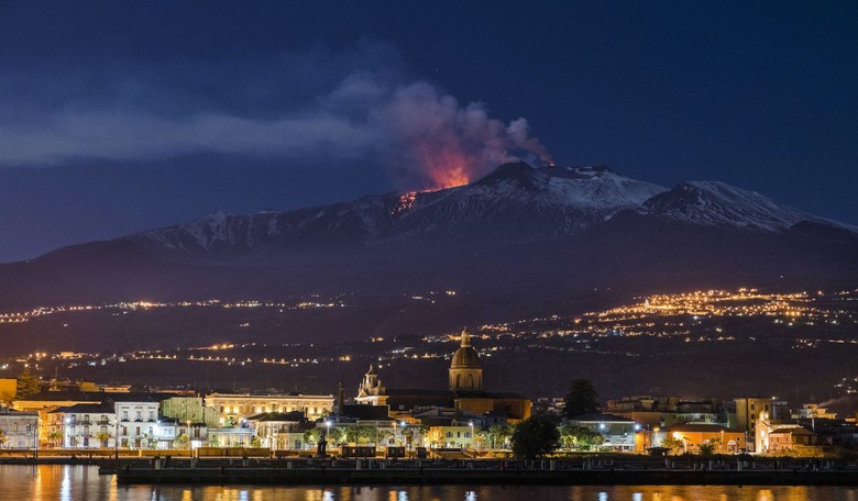 Signs of Reawakening: Italian Supervolcano Could Send World Spinning Into Chaos