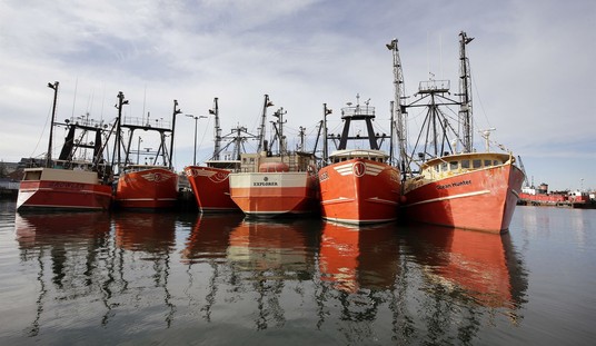 Officials and Fishermen Celebrate Trump’s Boost to Domestic Seafood Industry 