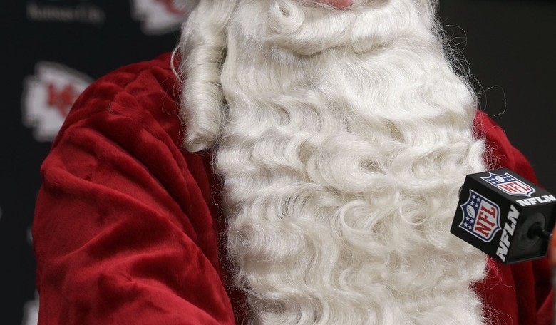 Bah, Humbug! Mall Fires Santa for Wearing Trump Hat