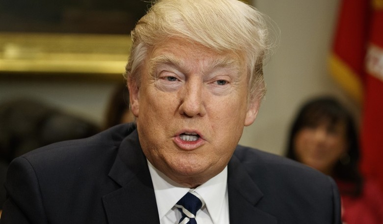 Intel Officials Deny WSJ Report That Suggests They're Withholding Info From the President