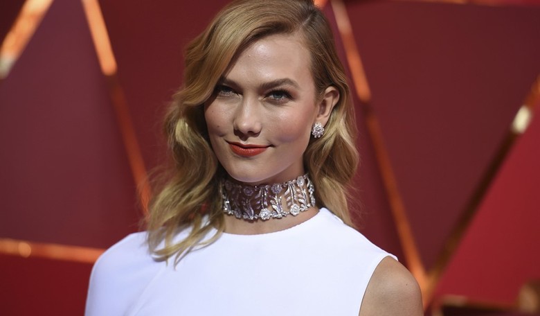 Hollywood Stars Continue Trend of Promoting Planned Parenthood with 'United We Plan' Shirt