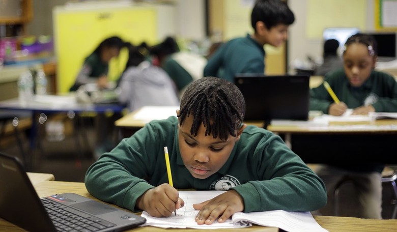 School Teaches Zi & Zir Without Permission from Mom & Dad