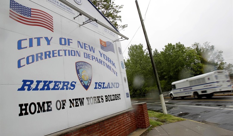 A Man Pretending to Be a ‘Trans Woman’ Raped a Female Prisoner at Rikers, Lawsuit Says