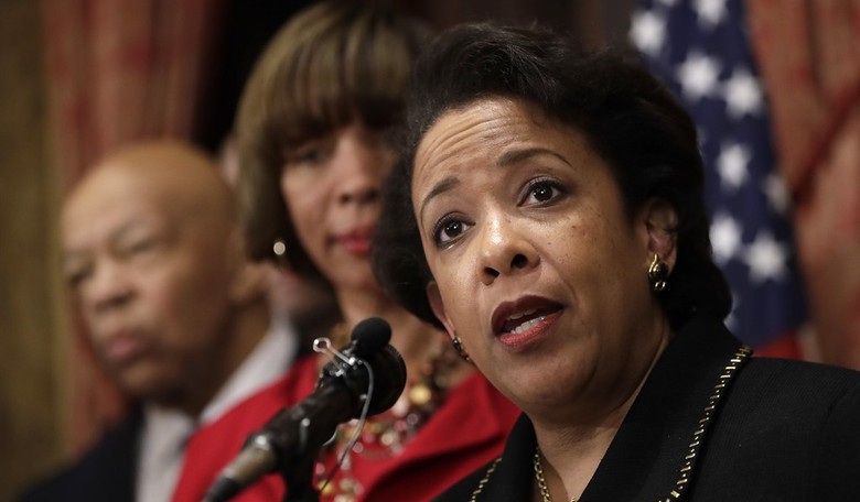 FBI Finally Admits It Has a Bunch of Documents About Bill Clinton's Tarmac Meeting With Loretta Lynch 